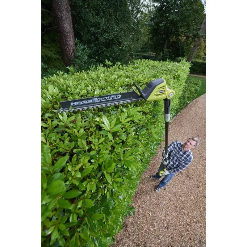 Ryobi ONE+ OPT1845 18-V-Akku-Teleskopheckenschere, 45 cm Doppelmesser, 1350 spm, ohne Akku