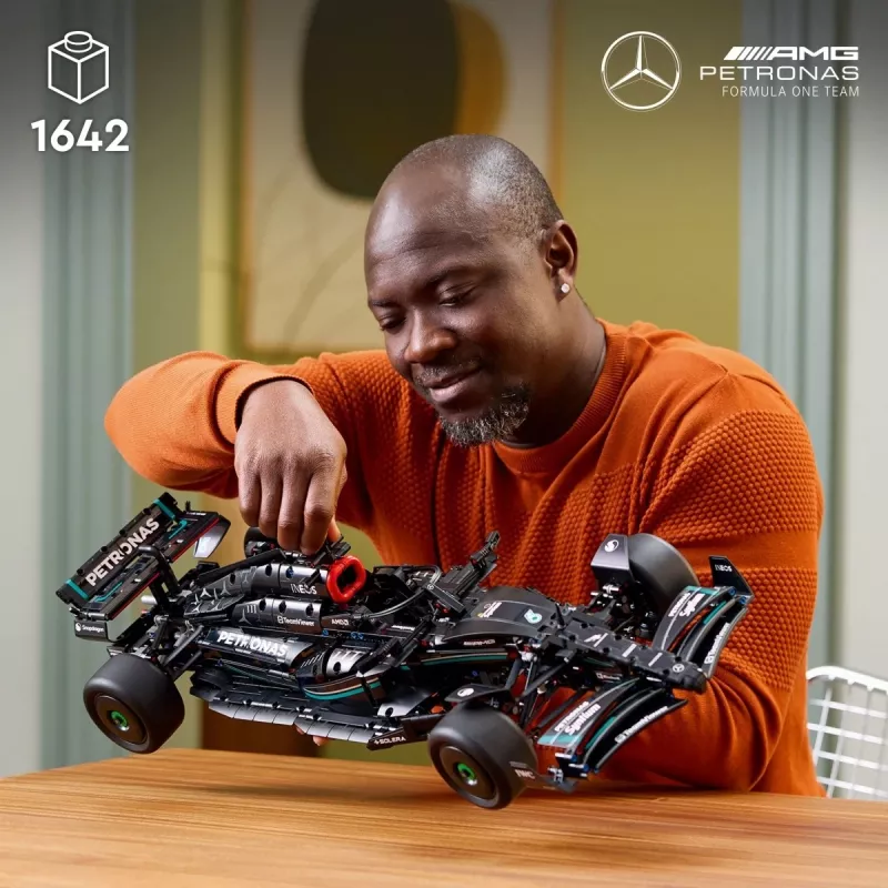 LEGO Technic 42171 Mercedes-AMG F1 W14 E Performance, Maßstab 1:8, 1642 Teile, 18+