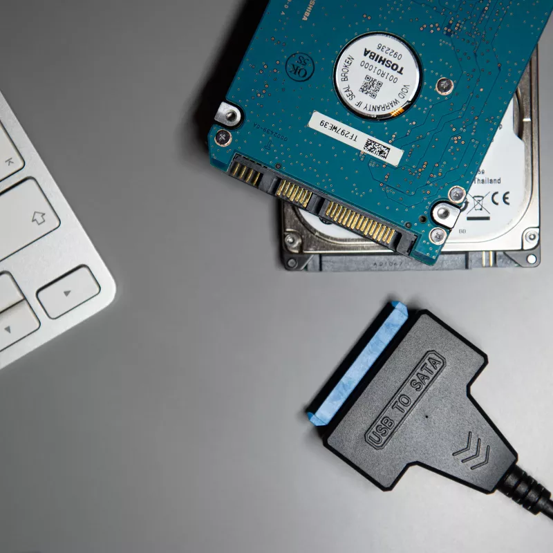Akyga AK-CA-86 SATA auf USB-A 3.0 Adapterkabel für 2,5-Zoll-Laufwerke, 0,3 m, Schwarz