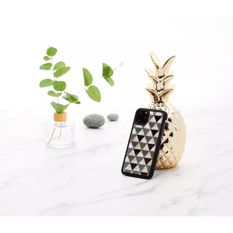 Handyhülle iKins für iPhone 11 Pro – schwarzes Pyramidendesign