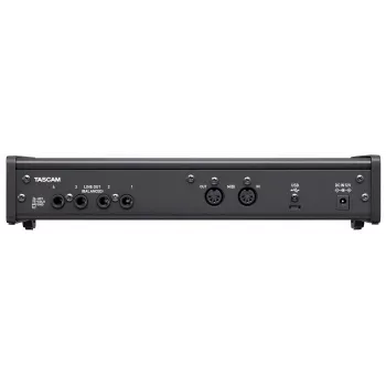 Audio-Interface Tascam US-4X4HR – 4x XLR-Combo, 4 analoge Ausgänge, 56 dB Mikrofonvorverstärker, 192 kHz, USB 2.0, Desktop, Schwarz