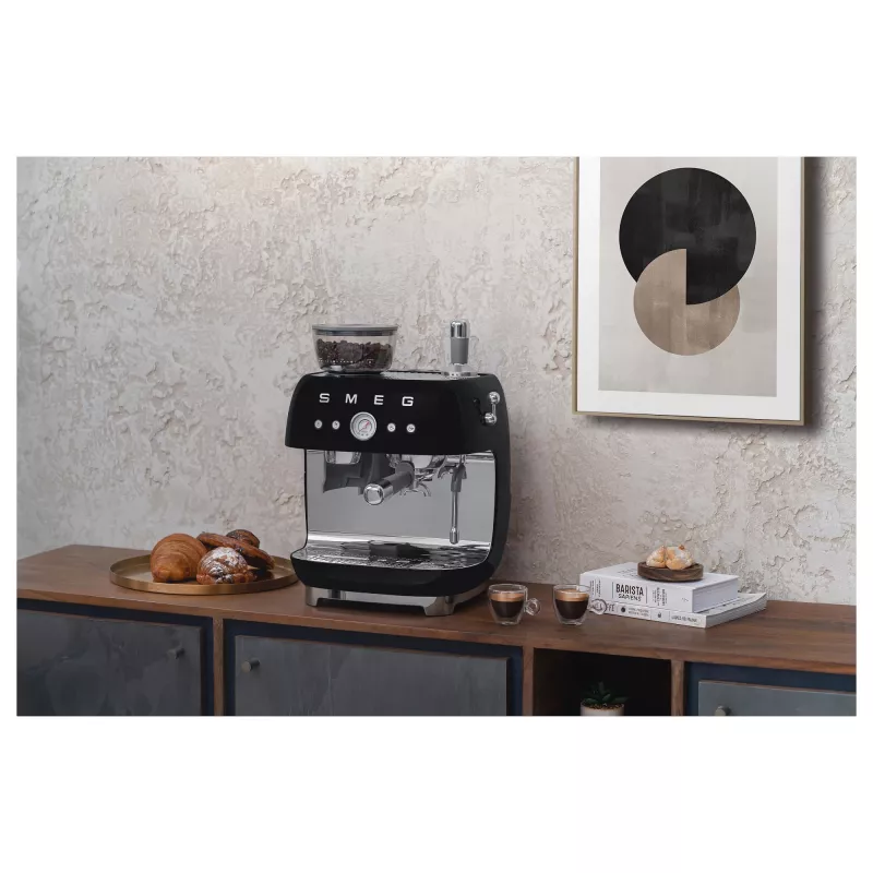 SMEG EGF03BLEU Espressomaschine. Kaffeevollautomat 50s Style. schwarz