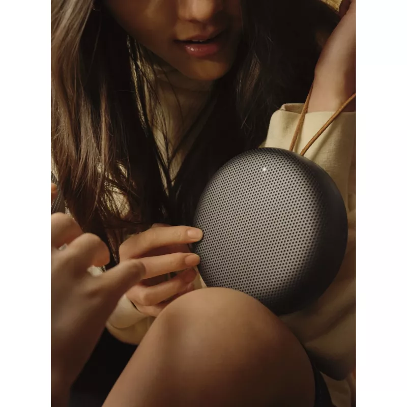 Bang & Olufsen Beosound A1 2nd Gen 1734002 Lautsprecher, Schwarz