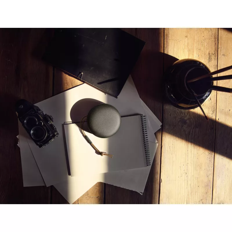Bang & Olufsen Beosound A1 2nd Gen 1734002 Lautsprecher, Schwarz