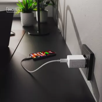 AC Indoor USB GaN Ladegerät DIGITUS DA-10301 — 30W, 1× USB-C, 1× USB-A, 100–240V, weiß