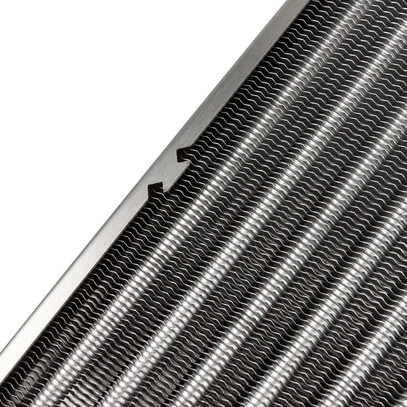 Kühlerblock Aqua-Computer 33705 — Aluminium/Kupfer/Edelstahl, 320×140×40 mm, grau/silber