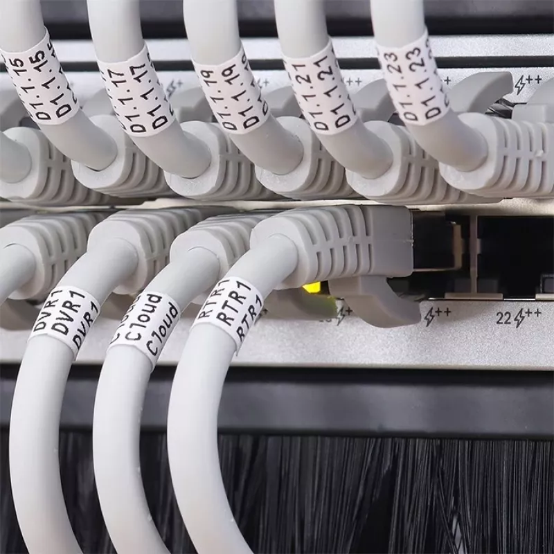 Qoltec 54513 19" Rack-Bürstenleiste, 1U
