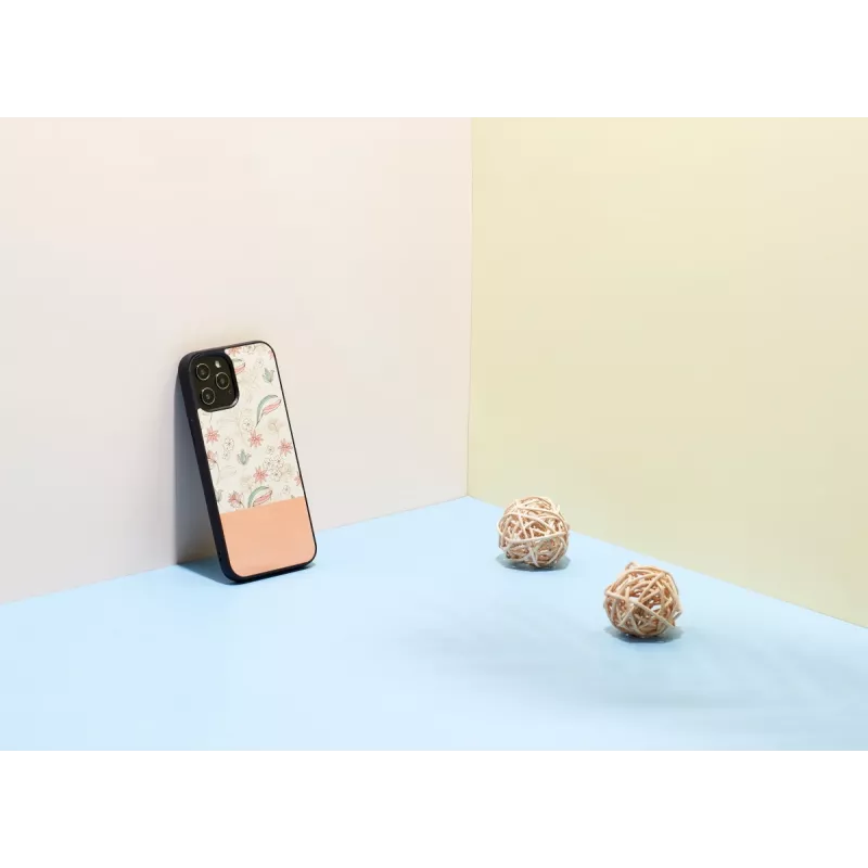 Schutzhülle man and wood für iPhone 12 Pro Max – pinke Blume auf Schwarz