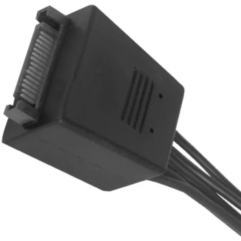 SilverStone SST-CP06-E4 SATA-Stromverteilerkabel, 1x 15-Pin auf 4x 15-Pin