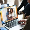 Induktiver MagSafe-Halter für MacBook weiß