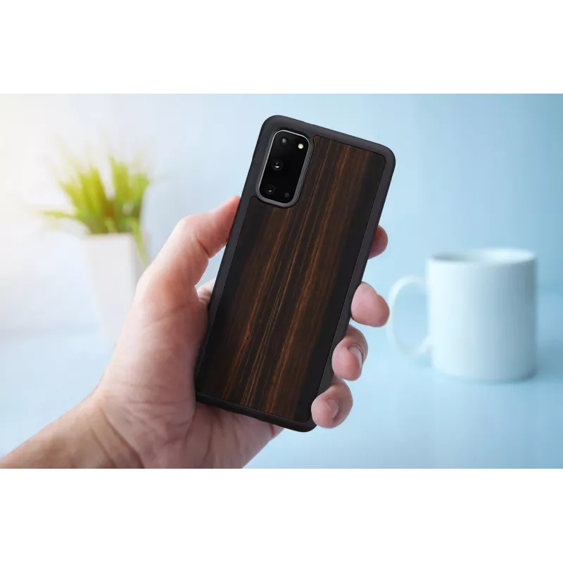Smartphone-Hülle Man and Wood Galaxy S20 Ebony Schwarz — Schutzcover für Samsung Galaxy S20