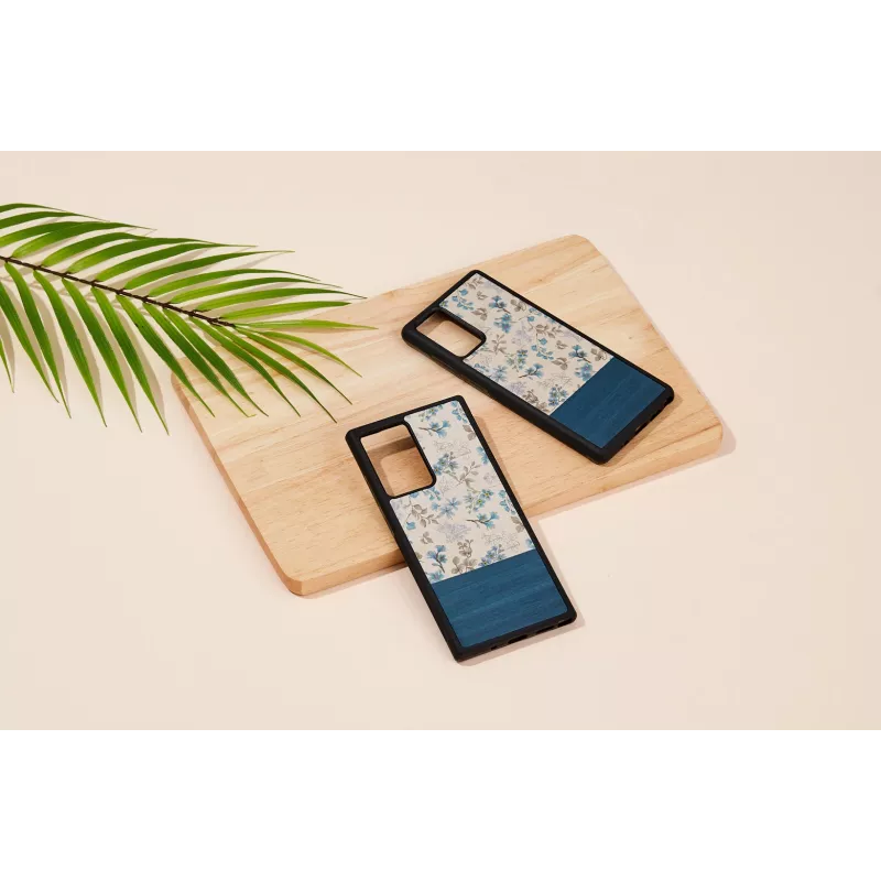 Handyhülle man and wood für Samsung Galaxy Note 20 Ultra — blaue Blume auf Schwarz