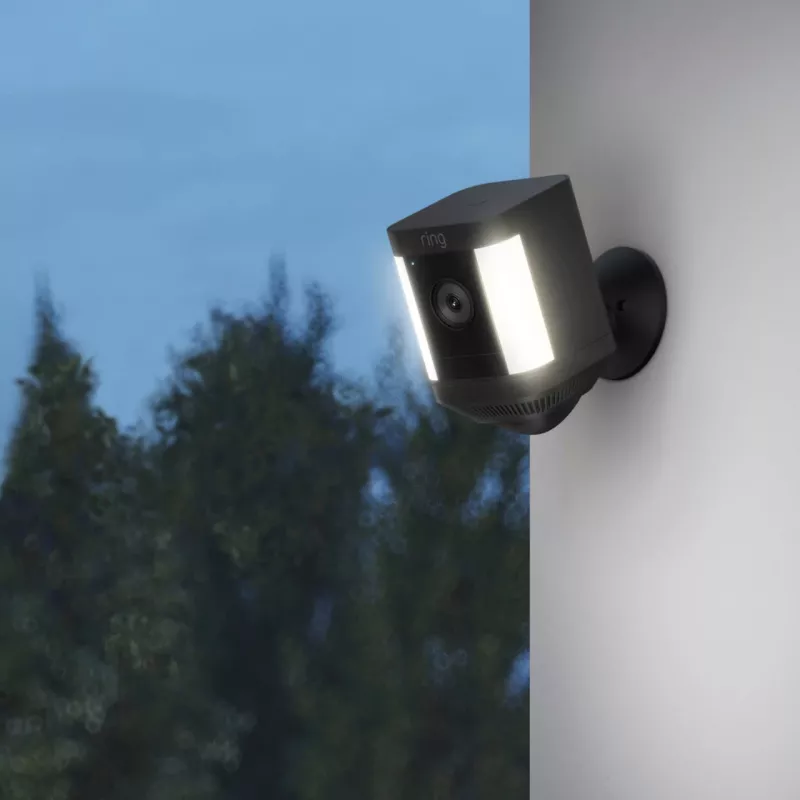 Ring Spotlight Cam Plus Battery – IP-Überwachungskamera – Außenbereich – Kabellos – Decken-/Wandmontage – Schwarz – Box