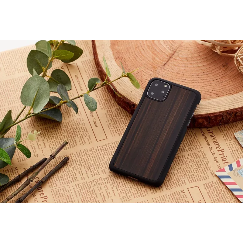 Handyhülle man and wood für iPhone 11 Pro – Ebenholzschwarz, harte schützende Rückabdeckung