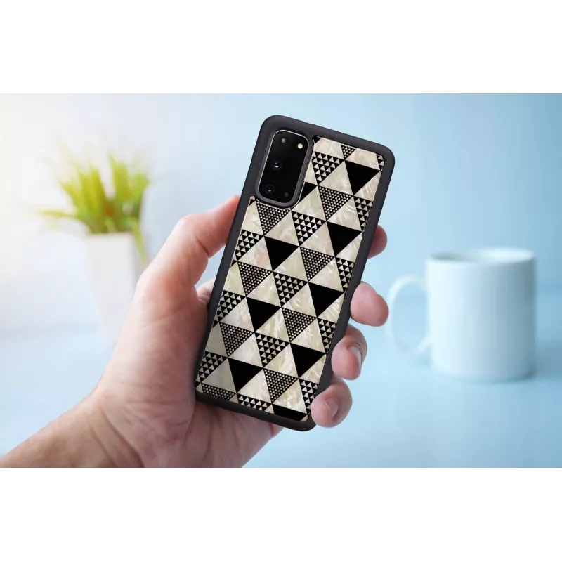 iKins Schutz-Handyhülle für Samsung Galaxy S20 – Pyramidenstruktur, schwarz