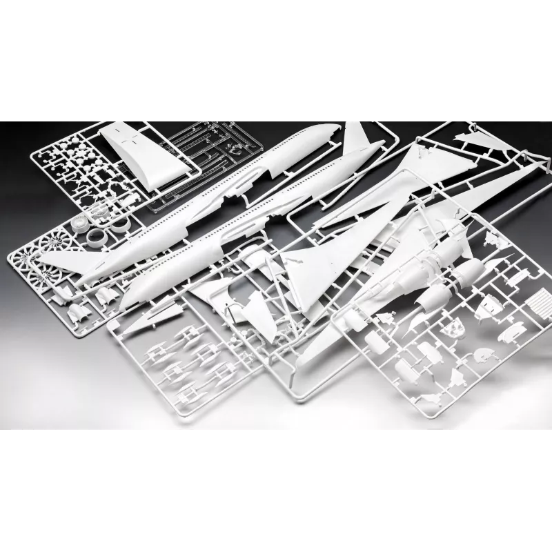 Revell 03881 Airbus A350-900 Lufthansa Plastikmodellbausatz, 1:144