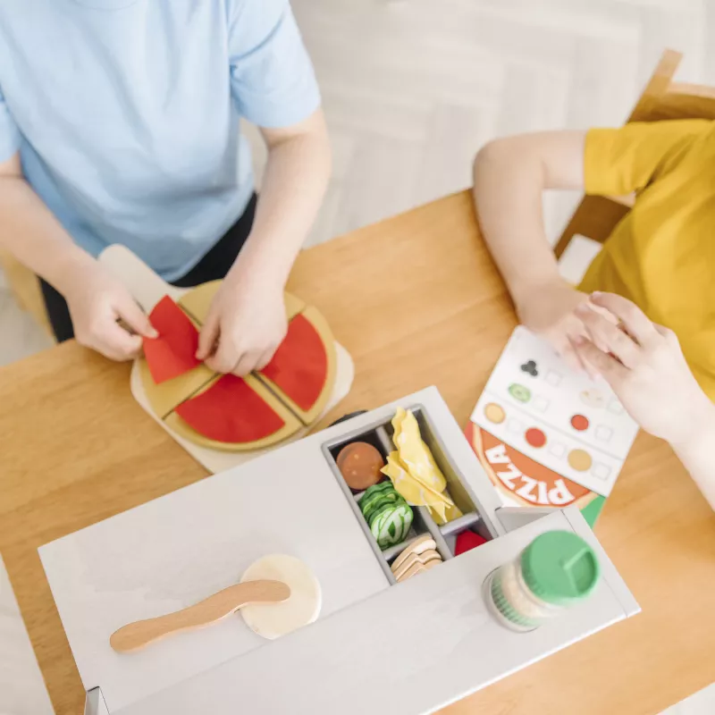Melissa & Doug Top & Bake Pizza Counter Holz-Spielset