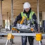 Kapp- und Gehrungssägenständer DeWalt DE7033 — klappbarer Aluminiumständer, 4 Beine, ausziehbar bis 2,5 m, Tragfähigkeit 227 kg, 16 kg