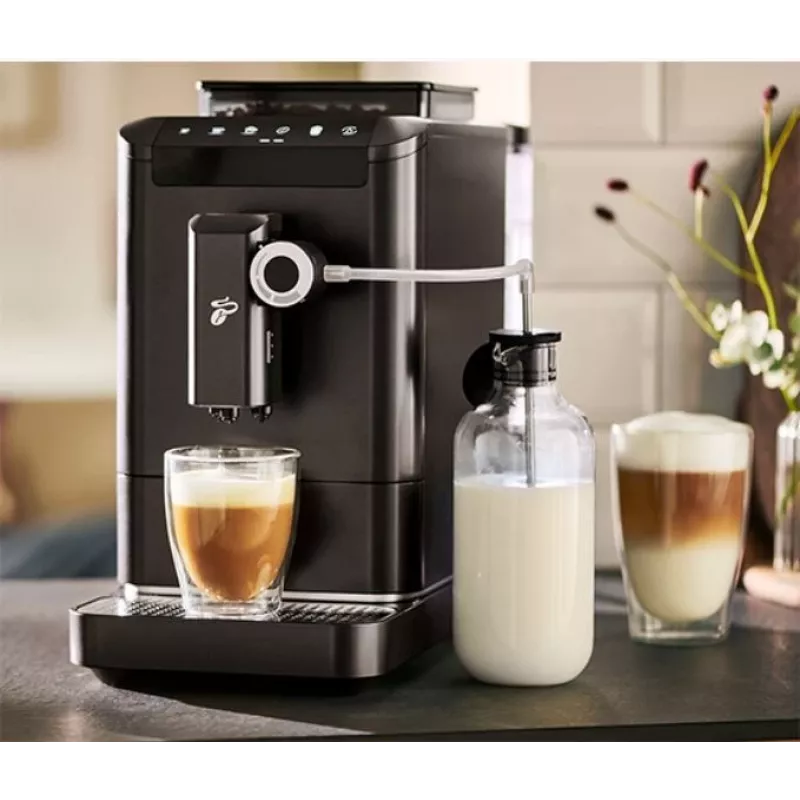 Espressomaschine Tchibo Esperto2 Milk schwarz — integrierter Milchaufschäumer, automatischer Espressovollautomat für die Arbeitsplatte