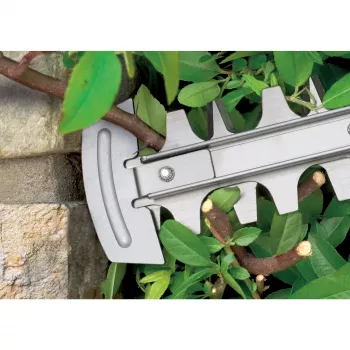 Elektrische Heckenschere Bosch EasyHedgeCut 18-45 — 45 cm Doppelklinge, 18 V Akku, 2.3 kg