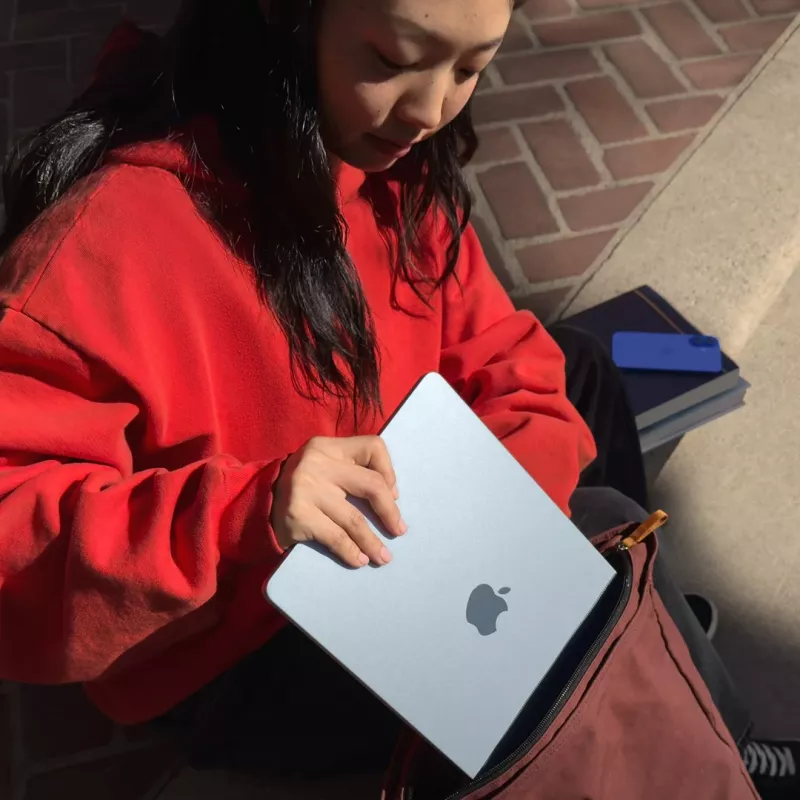 Apple MacBook Air Himmelsblau 13 Zoll IPS 2560 x 1664 Pixel Apple M4 24 GB Solid-State-Laufwerkskapazität 512 GB Apple M4 Chip 10-Core CPU/10-Core GPU macOS 802.11ax Bluetooth Version 5.0 Tastatursprache Englisch Tastatur ...