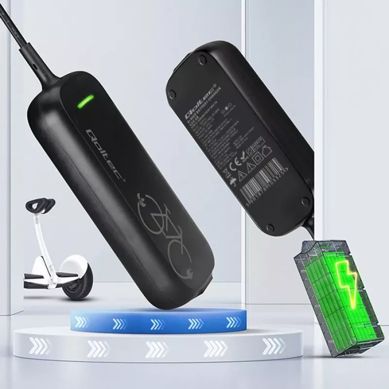 E-Bike-Ladegerät QOLTEC 50332 — 36V/42V Ausgang, 2A, 5,5×2,1 mm Stecker