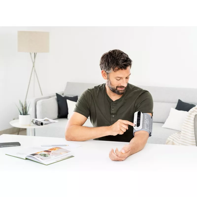 Beurer BM 59 Oberarm-Blutdruckmessgerät, Bluetooth, Weiß/Schwarz