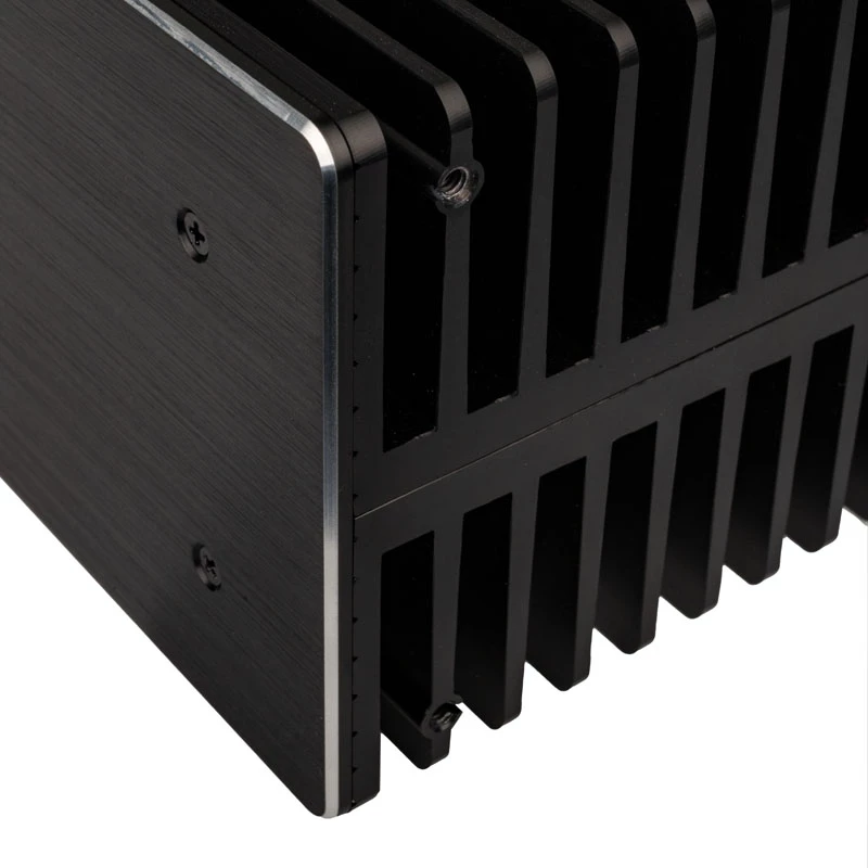 Akasa Turing ABX UCFF lüfterloses Gehäuse für AMD Mini-PC (Gigabyte BRIX 4000U), Aluminium, Schwarz