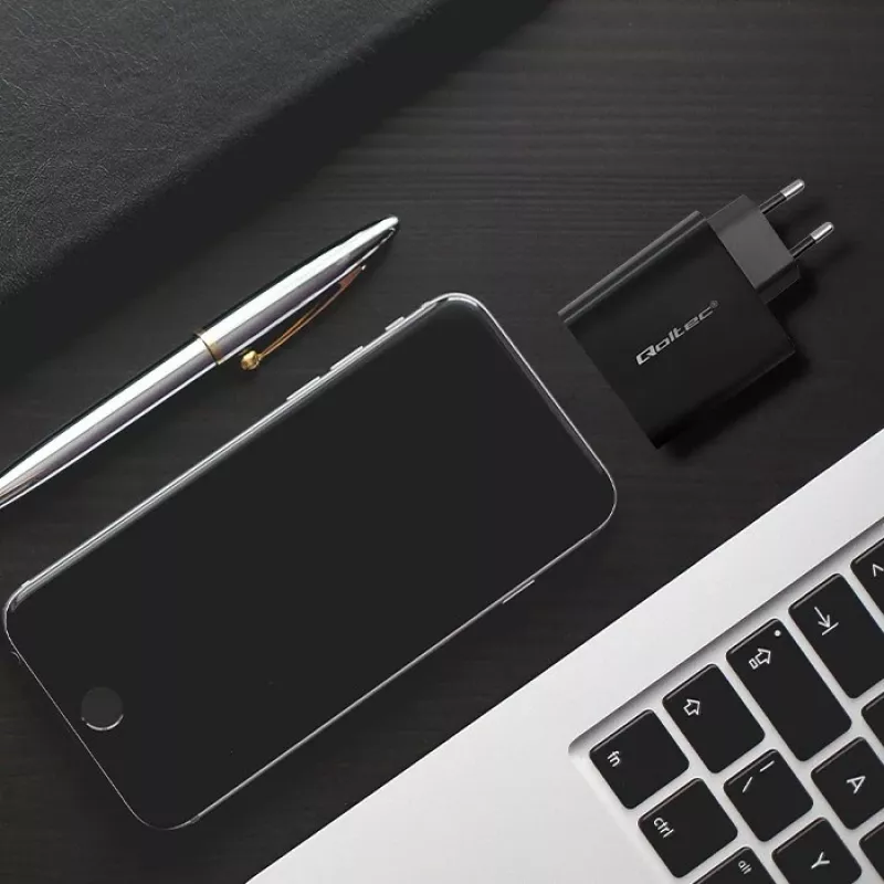 Qoltec 52381 Super Quick PD-Ladegerät | 1xUSB-C | 1xUSB | 90W | 5-20V | 2,4-4,35A | Schwarz