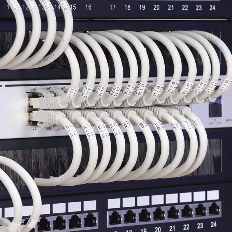 Qoltec 54513 19" Rack-Bürstenleiste, 1U