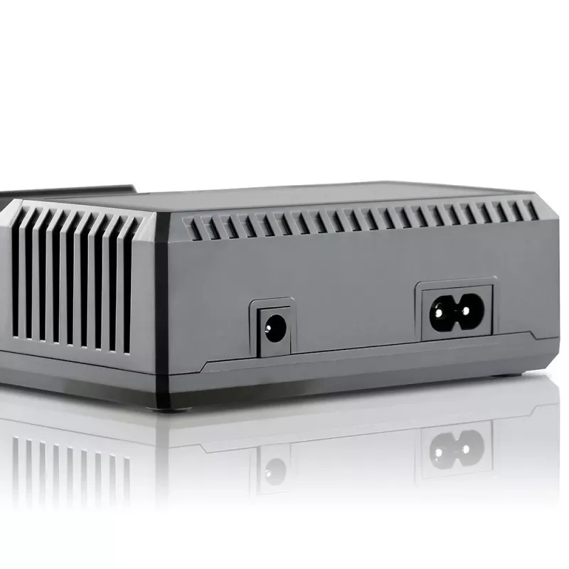 everActive UC-4200 Ladegerät für zylindrische Li-Ion- und Ni-MH-Akkus