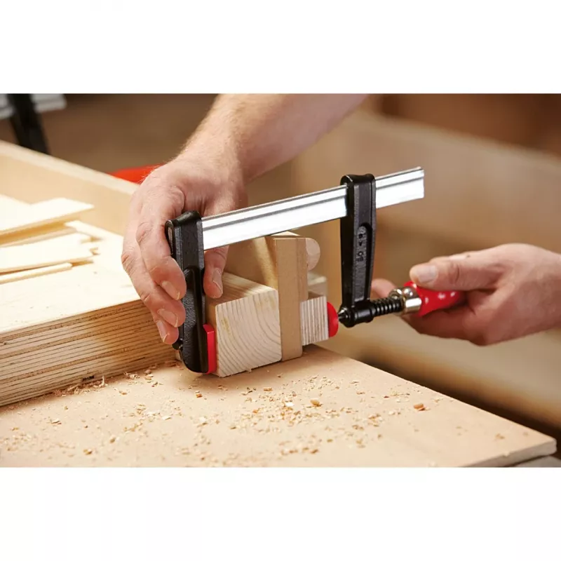 F-Schraubzwinge Bessey TPN20B6BE – 20 cm Spannweite, Aluminiumkörper, schwarze und rote Komponenten