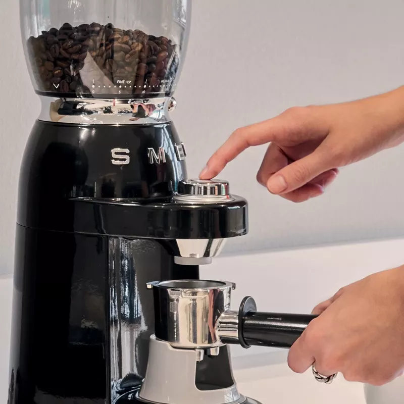 SMEG CGF11BLEU Kaffeemühle 50 Zoll Stil Schwarz