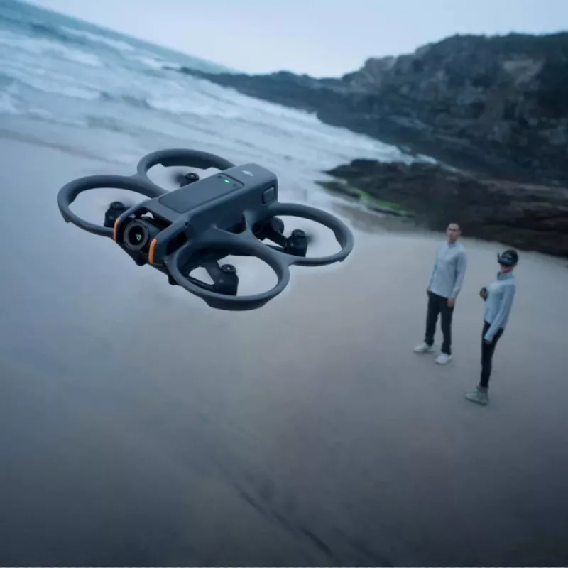Drone DJI Avata 2 — maximale Reichweite 13.000 m, maximale Geschwindigkeit 27 m/s, 4 Rotoren, Schwarz (ohne Brille oder Fernsteuerung)