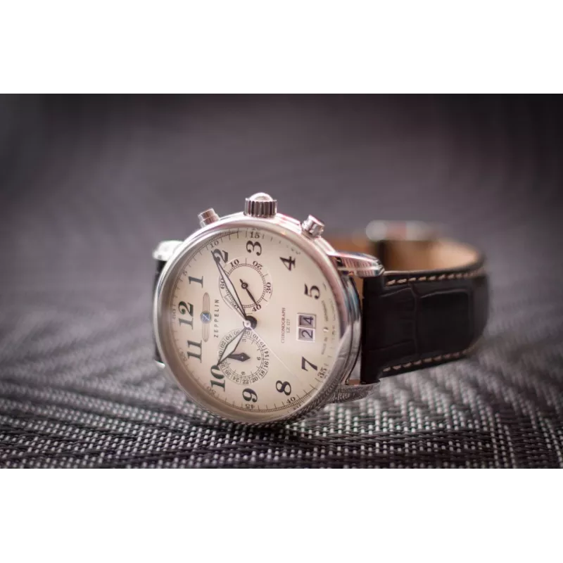 Armbanduhr Zeppelin 7684-5 — Herren-Quarzuhr, Edelstahlgehäuse, 40 mm Durchmesser, 11 mm Höhe, Silber