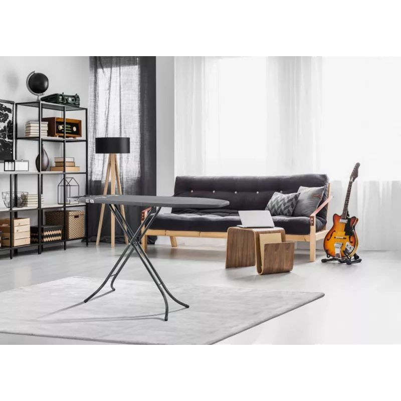 Leifheit Classic M Black 72486 Bügelbrett in Originalgröße, 120 x 38 cm, Höhe 69–88 cm, schwarz
