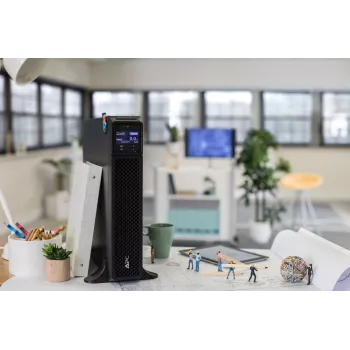APC Smart-UPS On-Line, 2200VA, Tower, 230V, 8x C13+2x C19 IEC-Ausgänge, SmartSlot, Erweiterte Laufzeit, ohne Schienenkit