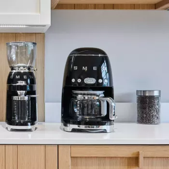 Drip coffee maker Smeg 1.4 L DCF02BLEU