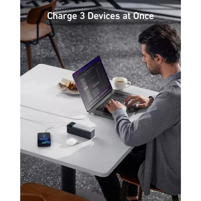 Tragbares Ladegerät Anker 737 (A1289011) – 24000 mAh, 140 W, 2× USB-C + 1× USB-A, Silber/Schwarz