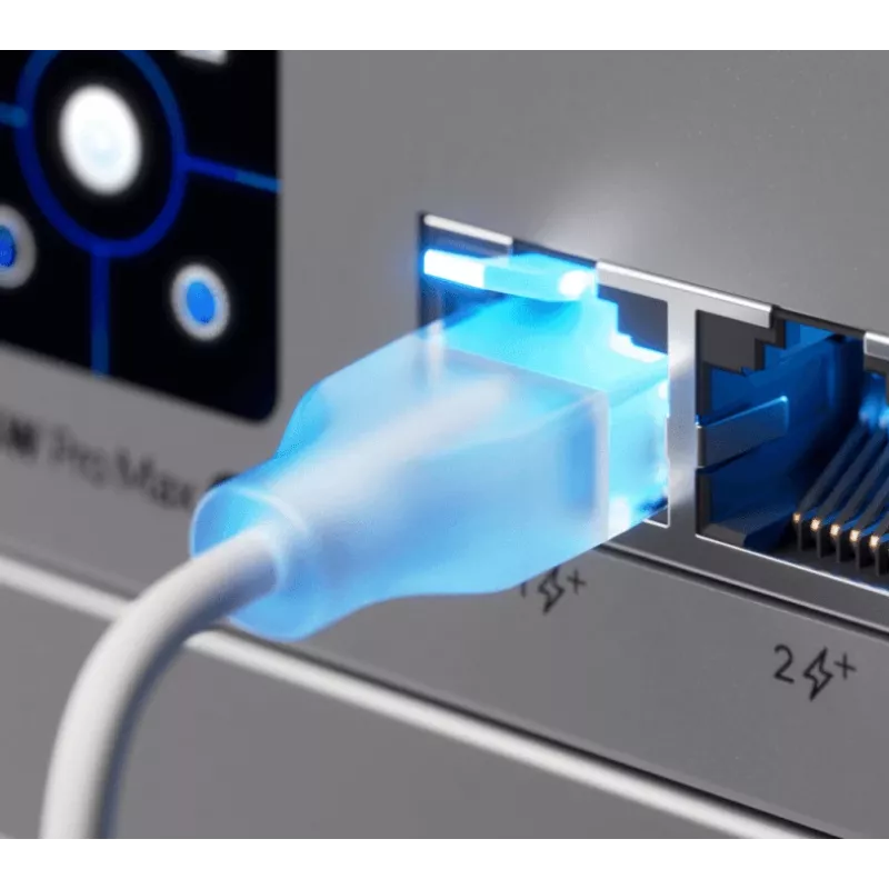 Netzwerk-Patchkabel UBIQUITI UACC-Cable-Patch-EL-1M-W — Cat6, 1 m, 2,5 GbE, PoE++ (4PPoE), transluzent, RJ-45 Stecker–Stecker