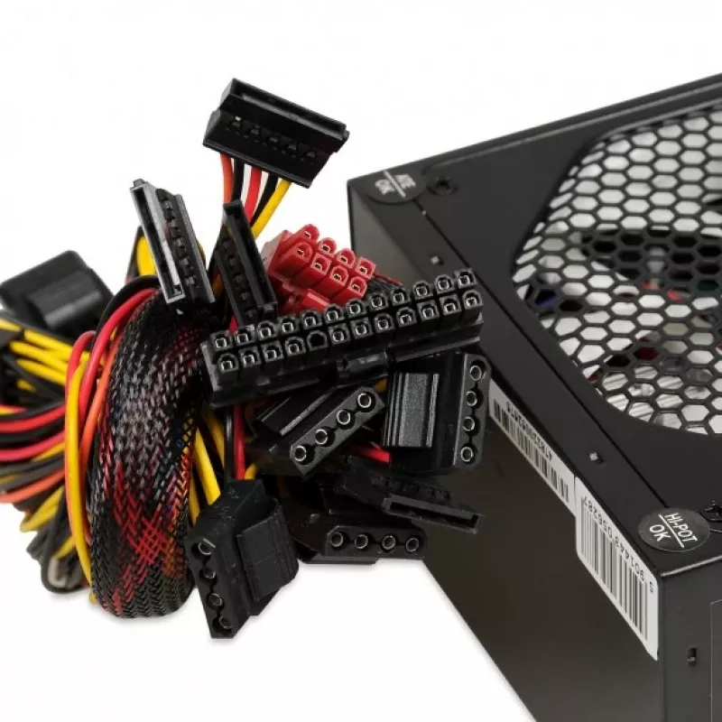 Netzteil IBOX iBox Aurora 600 W 20+4-Pin-ATX, 140-mm-Lüfter, Metallgehäuse, schwarz