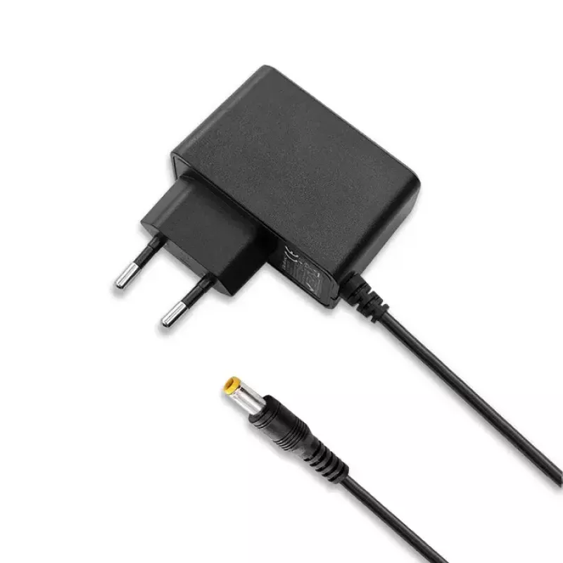 Qoltec 51021 Steckernetzteil 5 W, 5 V, 1 A, 5,5x2,5 mm