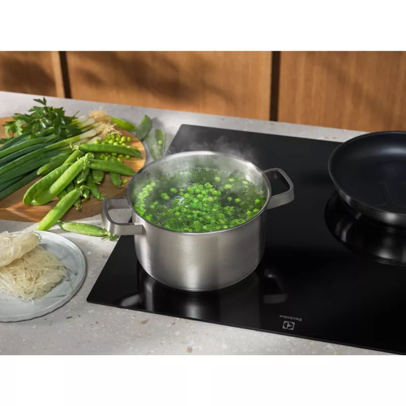 Electrolux Serie 300 LIB60420CK Schwarz Einbau 59 cm Zonen-Induktionskochfeld 4 Zone(n)