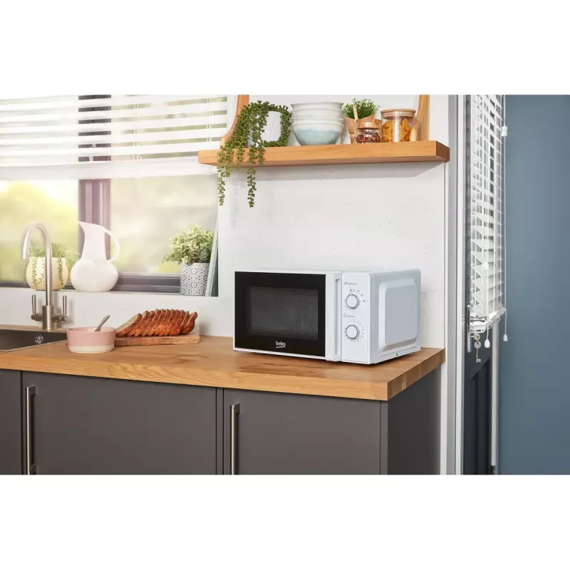 Beko MOC20100WFB Solo-Mikrowelle, 700 W, 20 l, 24,5 cm Drehteller, mechanische Bedienung, Weiß
