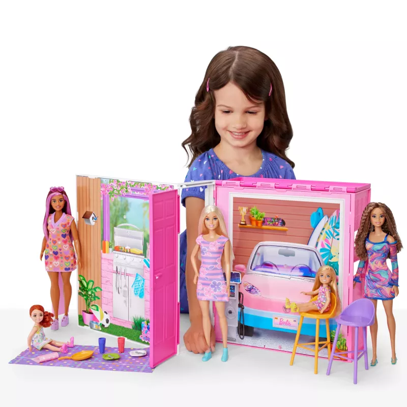 Barbie Getaway Puppenhaus mit Puppe, 4 Spielbereichen und 11 Dekozubehörteilen