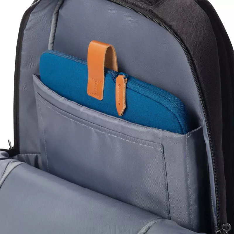 DICOTA Skin Urban- 16in MacBook Sleeve - Navy Blue / Recyceltes Polyester Neoprengewebe
