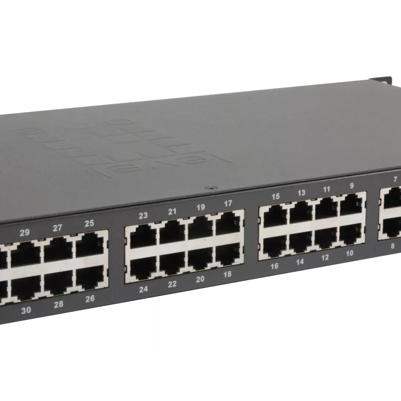 LevelOne 34-Port Fast-Ethernet-PoE-Switch, 802.3at/af PoE, 32 PoE-Ausgänge, 2 x Gigabit RJ45, 630W