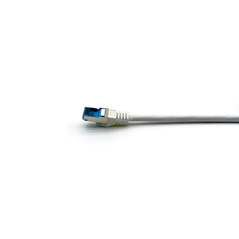 Equip Cat.6A S/FTP Patchkabel, abgewinkelt auf geraden Stecker, 3,0 m, Weiß