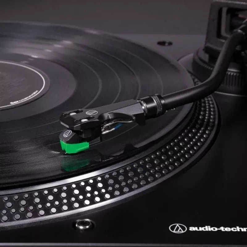 Audio-Technica AT-LP120XUSB Plattenspieler mit Direktantrieb (analog & USB), Silber