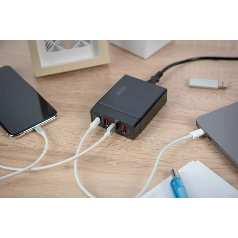 DIGITUS 4-Port USB-Ladegerät, 72 W 1x USB-C (PD) 5,9,15,20 V/3 A, 3x USB-A 5 V/2,4 A, schwarz